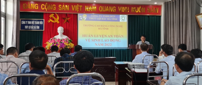 Công đoàn Công ty Thủy lợi Bắc Hà Tĩnh: Phối hợp tập huấn an toàn vệ sinh lao động cho người lao động năm 2022